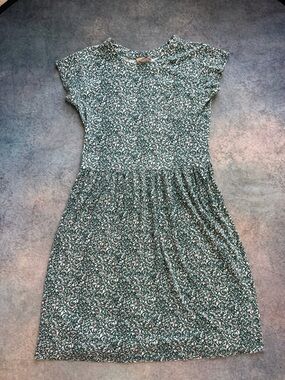 Chic Green Floral Maxi Dress